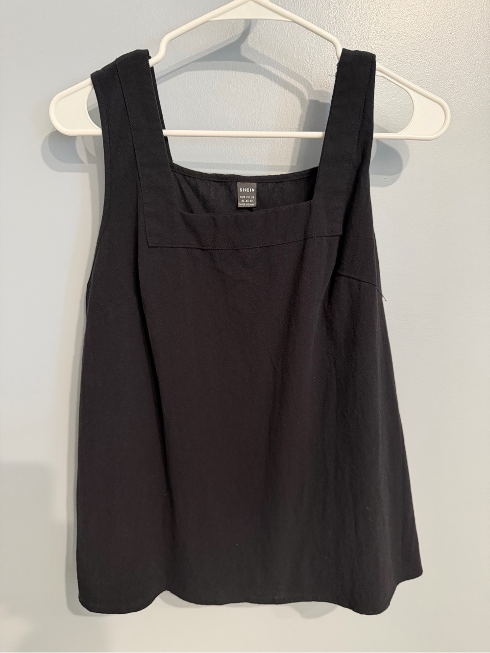 SHEIN Black Square Neck Tank